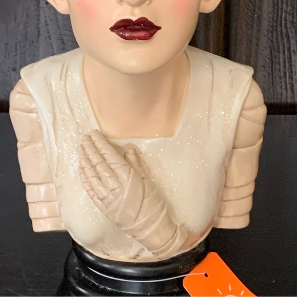 Bride of Frankenstein Bust Light Up Halloween Decor - Picture 4 of 16